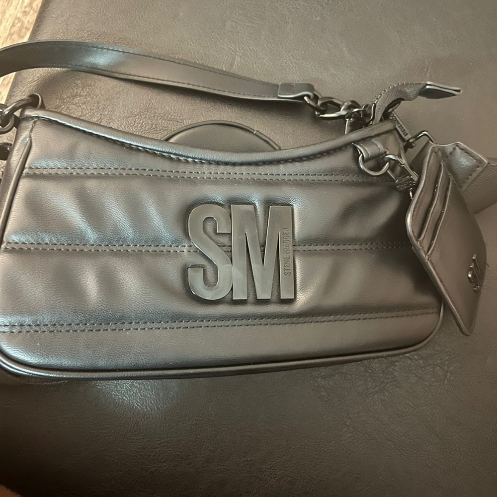 Sold steve Madden cross body sling - Picture 5 of 5
